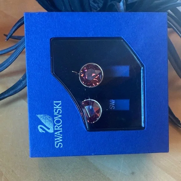 Swarovski Gold Earrings with Vibrant by Crystals - Picture 5 of 8